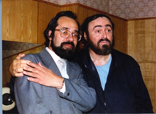 Название: Каслин и Паваротти в обнимку (2) (640x465).jpg
Просмотров: 17048

Размер: 259.1 Кб