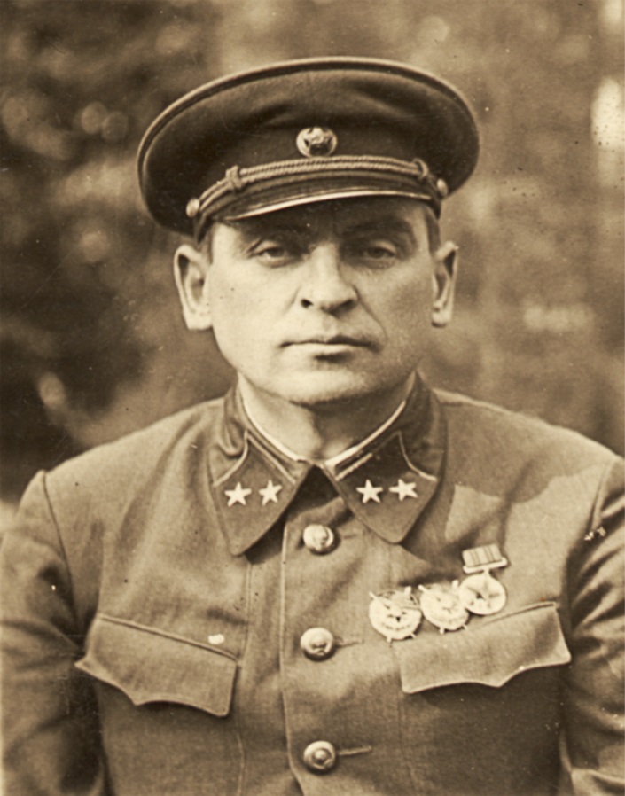 Название: Сухомлин А.В 1942.jpg
Просмотров: 71

Размер: 151.5 Кб