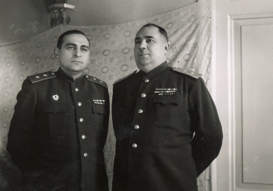 Название: 5 Сухомлин АВ и Озеров ФП 1950 год.jpg
Просмотров: 12554
Размер: 59.8 Кб